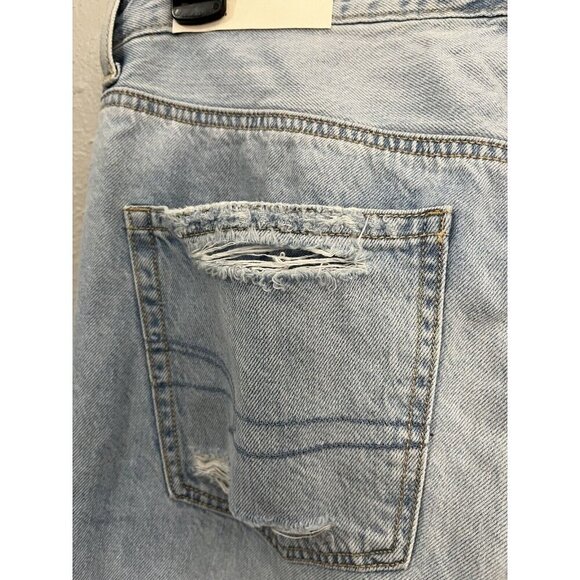 American Eagle Mom Straight Jean Blue Daylight Size 10 /30W Distressed Legs - Picture 11 of 16